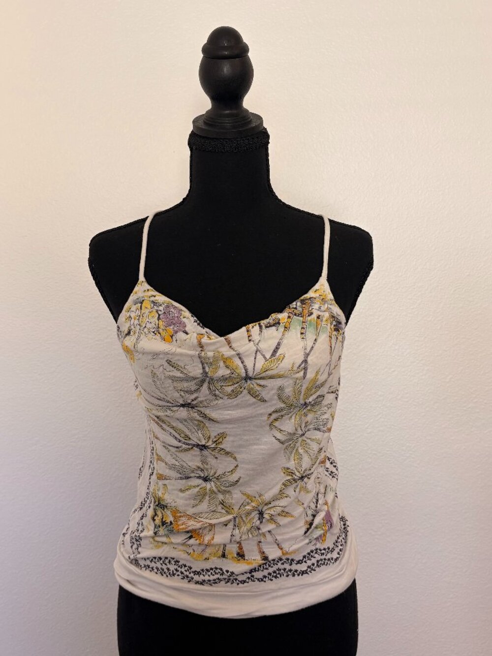 Fun tropical-inspired tank top from Anthropologie in size XS.